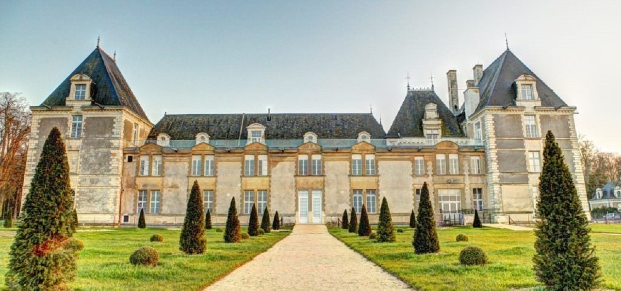 Back shot of Chateau